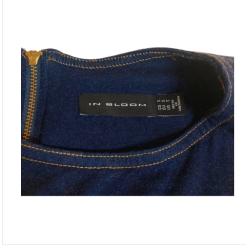 In Bloom Denim Sleeveless Dress With Elongated Oval Keyhole - Size S - Picture 6 of 7